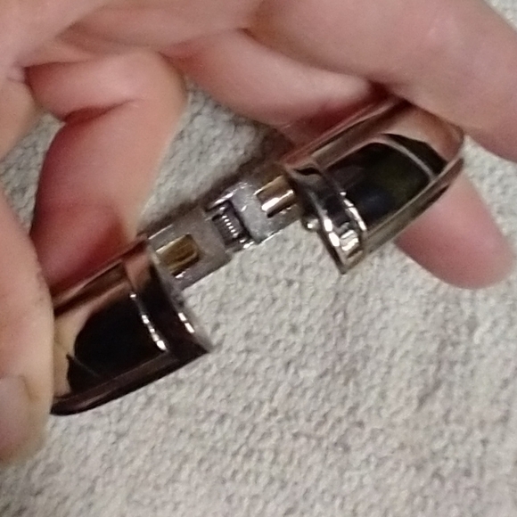 Silvertone hinged bangle bracelet - Picture 6 of 6